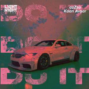 美女的肚子光溜溜的很好看
